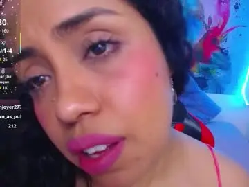 Chaturbate Live Sex Cam of cristal_horny19