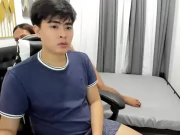 Chaturbate Live Sex Cam of louie_cute_asian
