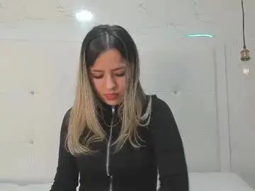 Chaturbate Live Sex Cam of olivia_bunny52