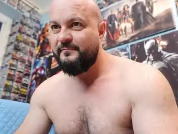 Chaturbate Live Sex Cam of muscular_bear