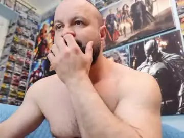 Chaturbate Watch Live Sex Cams of muscular_bear