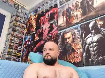 Chaturbate Free Live Porn of muscular_bear