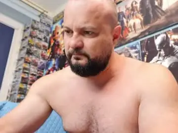 Chaturbate Live Porn of muscular_bear