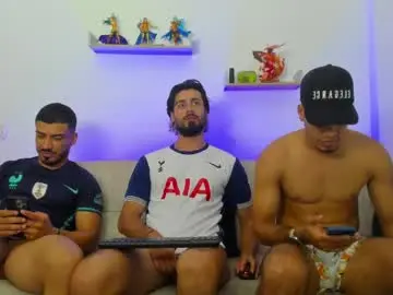 Chaturbate Live Sex Cam of straight__friends