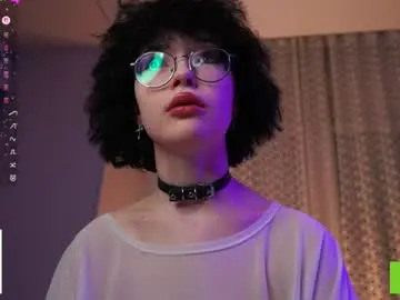 Chaturbate Live Sex Cam of cinacandy