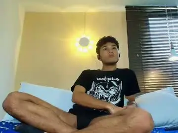 Chaturbate Nude Webcam of damon_salvarote_s