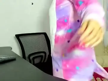 Chaturbate Best live sex cam show of emysweetfeet95