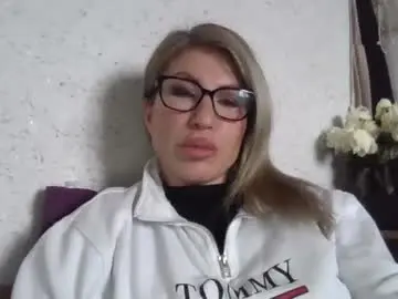 Chaturbate Free Live Porn of fox_red_lady7