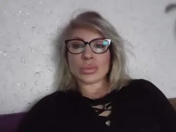 Chaturbate Adult Webcam of fox_red_lady7