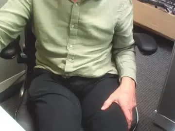 Chaturbate Live Sex Cam of gardensman_561