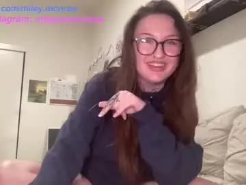 Chaturbate Sex Cam of miley_monroee