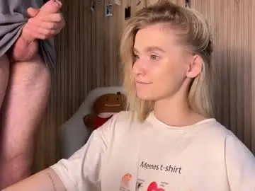 Chaturbate Sex Cam of adele_nick2202