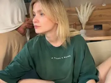 Chaturbate Sex Cam of adele_nick2202