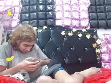 Chaturbate Live Sex Cam of andresdark_07