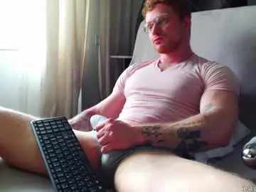 Chaturbate Live Sex Cam of chris_boy37