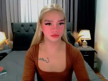 Chaturbate Live Sex Cam of crytastal_lust1212