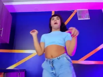 Chaturbate Live Sex Cam of andrea_giraldo_