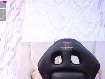 Chaturbate Live Sex Cam of kristen_tay