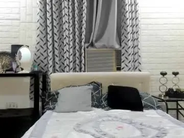 Chaturbate Live Sex Cam of sasha_hale_