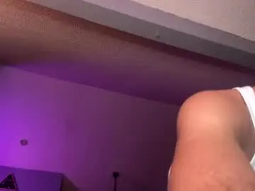 Chaturbate Nude Webcam of wentbrokeonstrippers