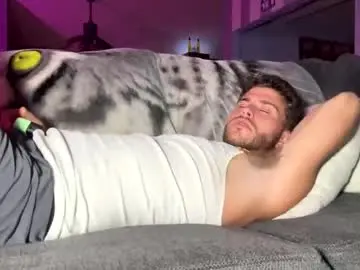 Chaturbate Live Sex Cam of wentbrokeonstrippers