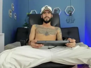 Chaturbate Live Sex Cam of harold_999
