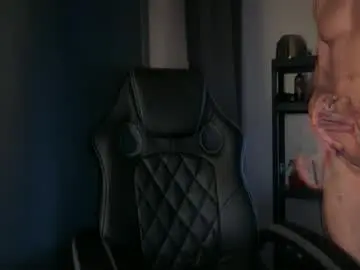 Chaturbate Live Sex Cam of tommyx01