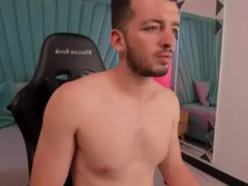 Chaturbate Live Sex Cam of loganwolfjs