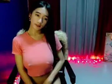 Chaturbate Live Sex Cam of lovelypetite143
