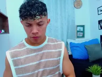 Chaturbate Best live sex cam show of lucas_luxx1