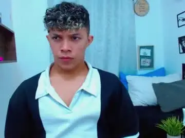 Chaturbate Live Porn of lucas_luxx1