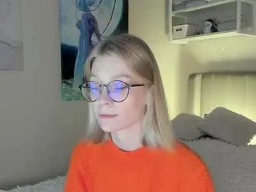 Chaturbate Live Sex Cam of lunar_sofia