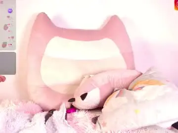 Chaturbate Watch Live Sex Cams of emilyy_queen