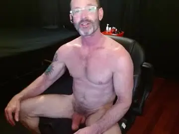 Chaturbate Live Sex Cam of dadthebatehound