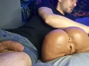 Chaturbate Live Sex Cam of bigwhitecock_liam