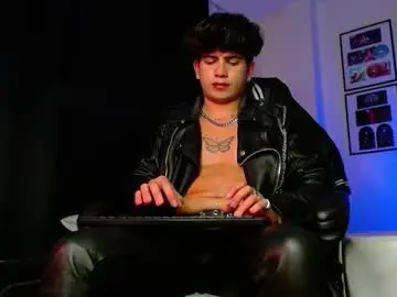 Chaturbate Adult Webcams of lylebennett_