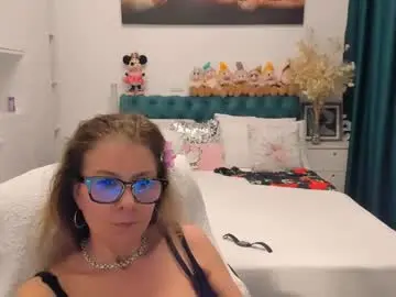 Chaturbate Best Webcam of prettyblackeyes