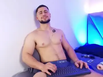 Chaturbate Live Sex Cam of valenssio_moretti