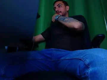 Chaturbate Adult Video Chat of andrewbanner