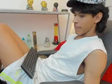 Chaturbate Watch Live Sex Cams of zayn_fox32