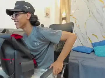 Chaturbate Live Sex Cam of zayn_fox32