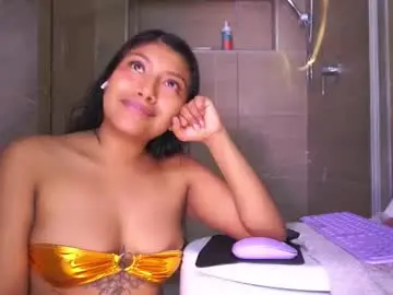 Chaturbate Live Sex Cam of katnees_correa
