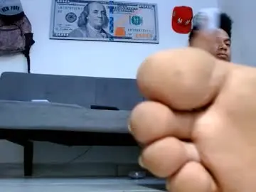 Chaturbate Live Sex of giant_feet