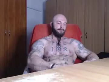 Chaturbate Live Sex Cam of strongivan