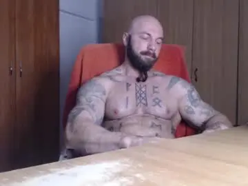 Chaturbate Live Sex Cam of strongivan