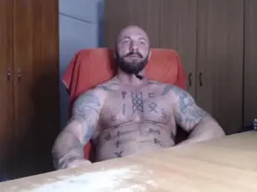 Chaturbate Live Porn of strongivan