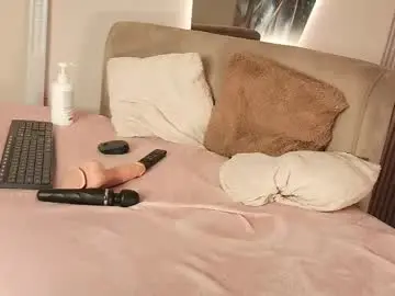 Chaturbate Nude Webcam of aurora_bloom_cr