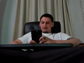 Chaturbate Nude Webcam of clintmasterss