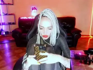 Chaturbate Live Sex of monicamaxwell2