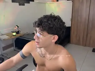 Chaturbate Best live sex cam show of kisan_smith